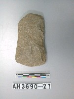 藏品(小型淺腰打製石斧)的圖片